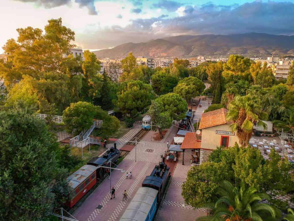 Jason City Escape - Cozy Urban Gem Kalamata Luaran gambar