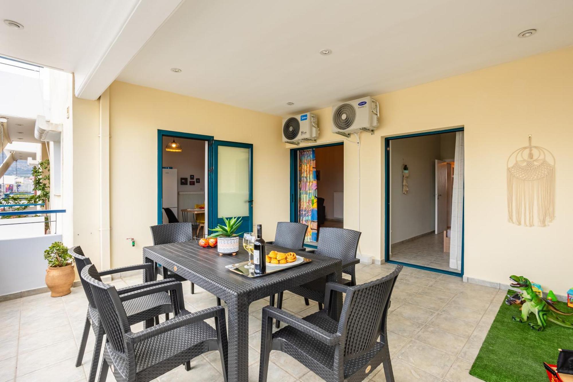 Jason City Escape - Cozy Urban Gem Kalamata Luaran gambar